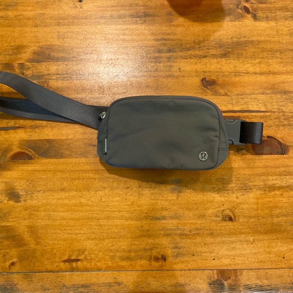 Brand new lululemon belt bag